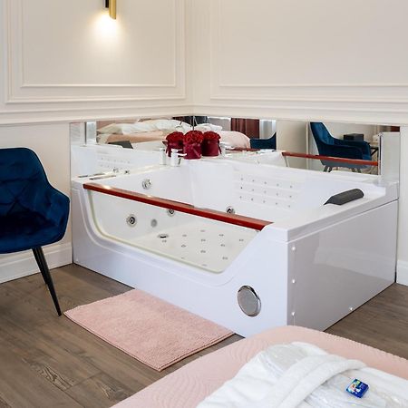 Apartament Glamour Prywatne Jacuzzi Starowislna Краків Екстер'єр фото