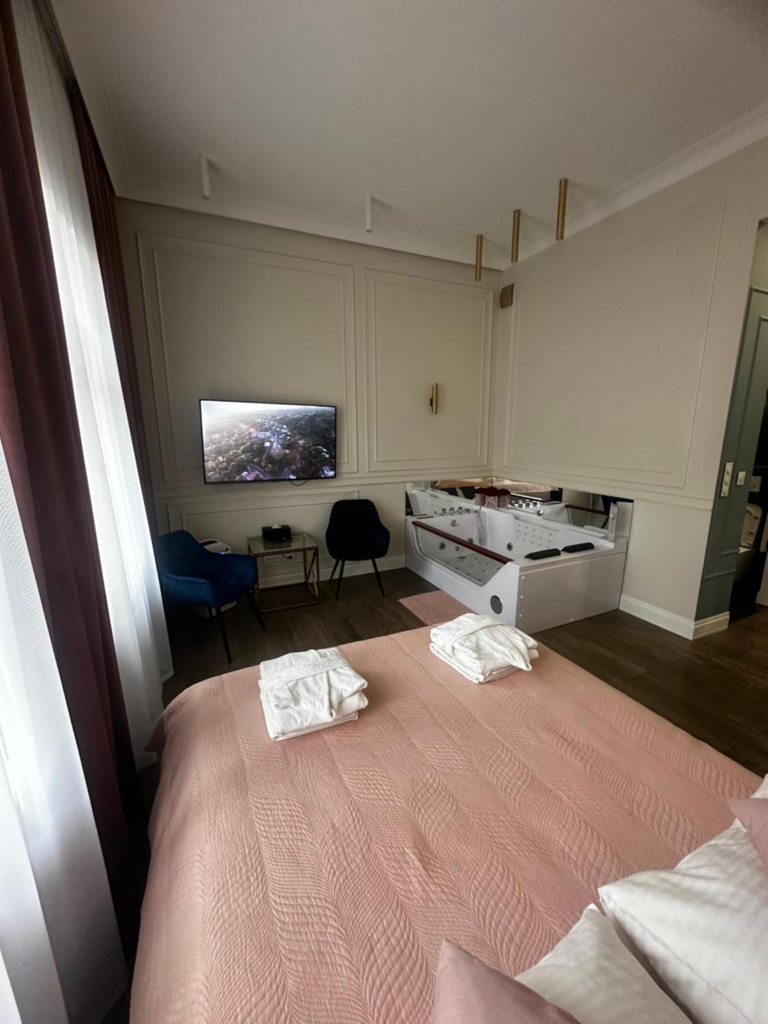 Apartament Glamour Prywatne Jacuzzi Starowislna Краків Екстер'єр фото